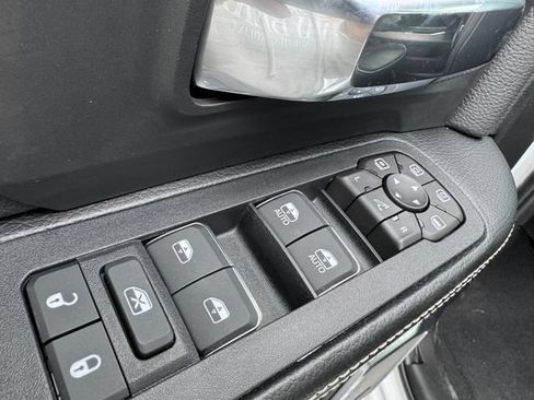 New 2026 RAM 2500 Laramie AWD/4WD image 28