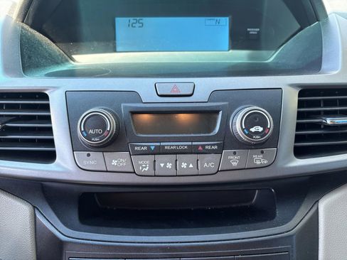 Used 2011 Honda Odyssey EX image 28