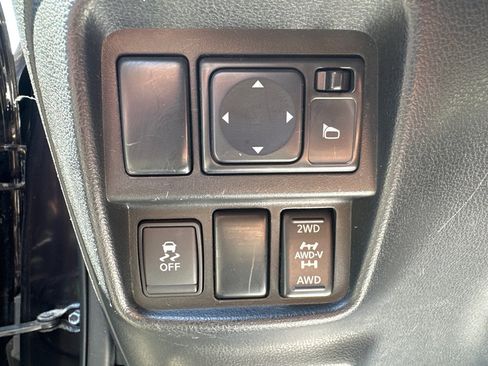 Used 2014 Nissan Juke SL AWD/4WD image 17