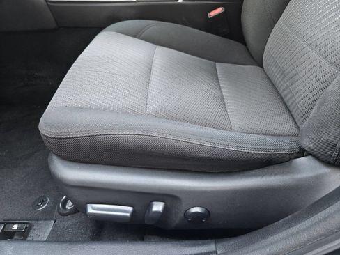 Used 2017 Toyota Camry LE FWD image 16