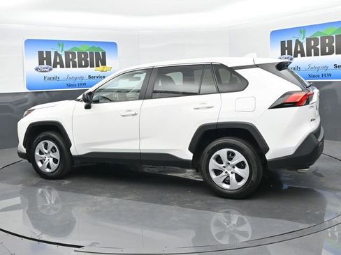Used 2024 Toyota RAV4 LE AWD/4WD image 3