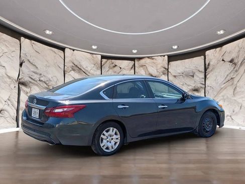 Used 2018 Nissan Altima 2.5 S w/ S Convenience Package FWD image 11