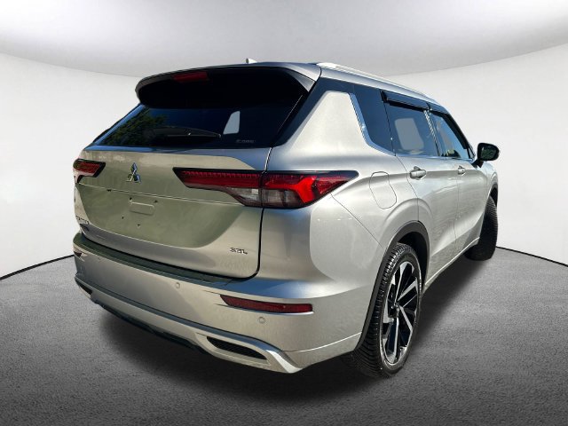 Used 2024 Mitsubishi Outlander SEL AWD/4WD image 15
