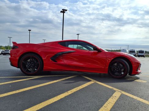 Used 2023 Chevrolet Corvette Stingray Coupe w/ Z51 Performance Package RWD image 31