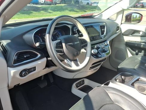 Certified 2020 Chrysler Pacifica Limited FWD image 7