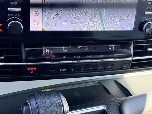 Certified 2023 Toyota Sienna XSE w/ XSE Plus Package image 5