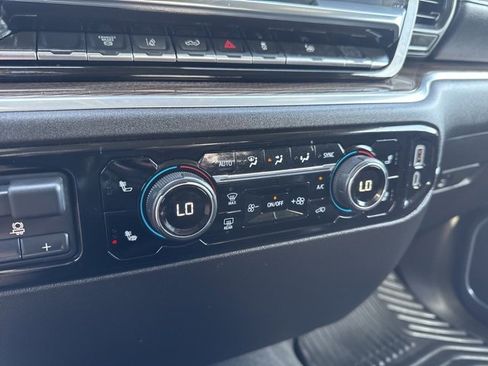 Used 2025 Chevrolet Silverado 2500 LT w/ Convenience Package image 6