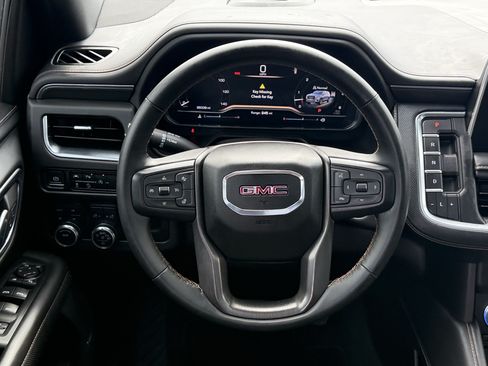 Used 2023 GMC Yukon XL AT4 AWD/4WD image 15
