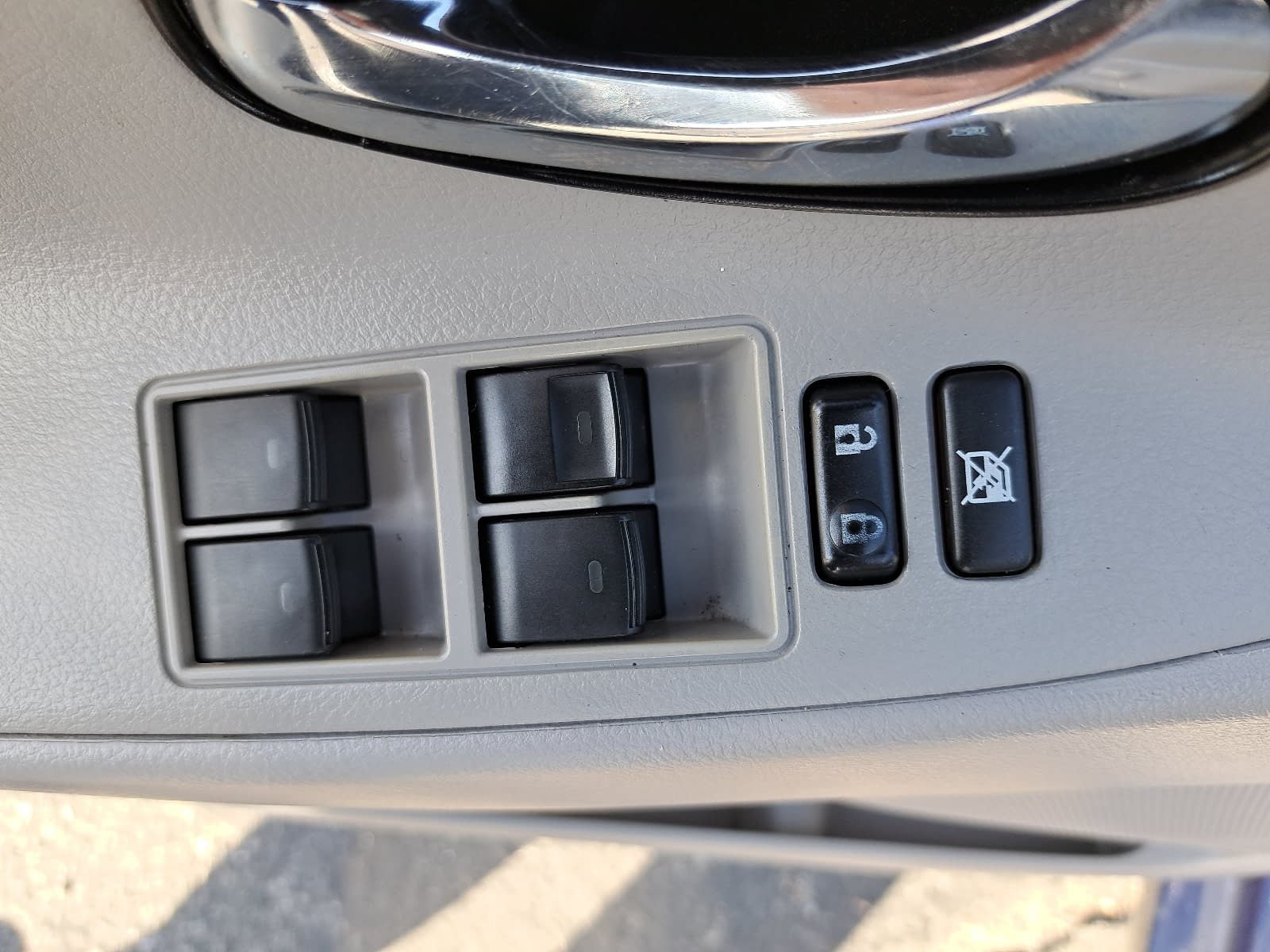 Used 2011 Toyota Camry LE FWD image 26