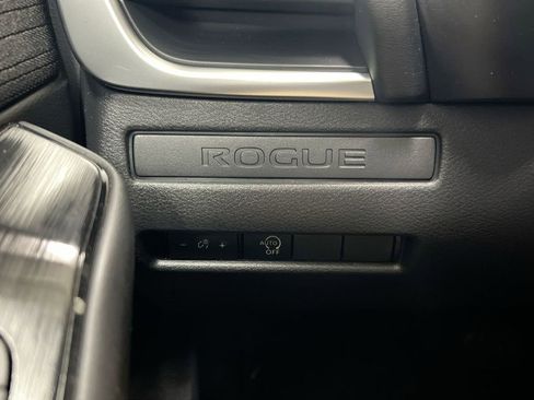 Used 2023 Nissan Rogue S image 18