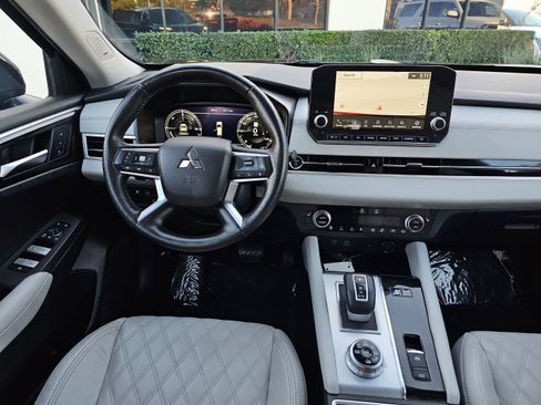 Used 2024 Mitsubishi Outlander SEL image 23