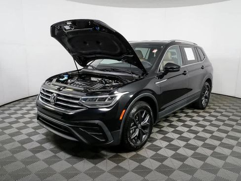 Certified 2023 Volkswagen Tiguan SE FWD image 34