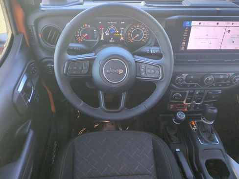 Used 2025 Jeep Gladiator Mojave w/ Safety Group AWD/4WD image 23
