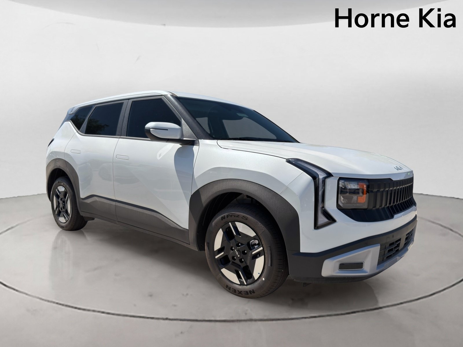 New 2027 Kia Seltos LX FWD image 2