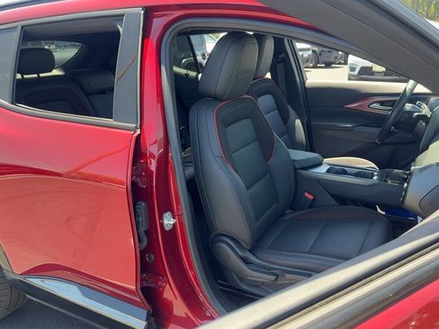 Used 2025 Chevrolet Equinox EV RS FWD image 15