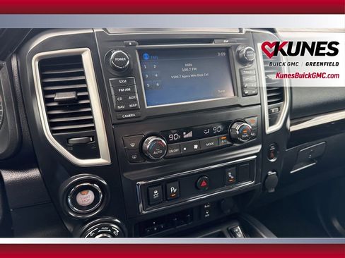 Used 2018 Nissan Titan XD AWD/4WD image 25