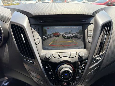 Used 2016 Hyundai Veloster Turbo FWD image 25