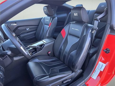Used 2011 Ford Mustang GT Premium w/ Comfort Pkg RWD image 14