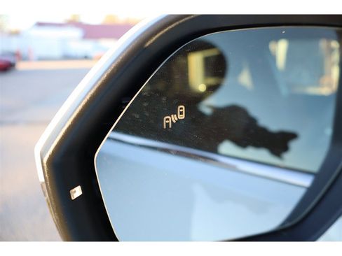 Used 2025 Volkswagen Atlas Cross Sport SE image 16