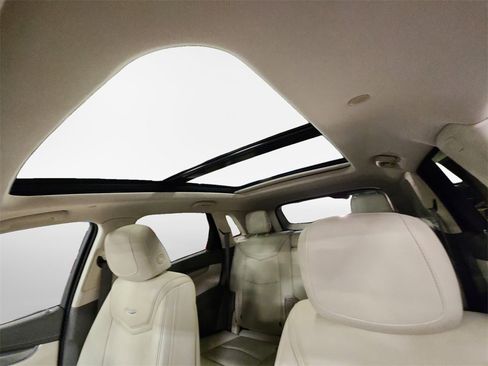 Used 2019 Cadillac XT5 Luxury image 23