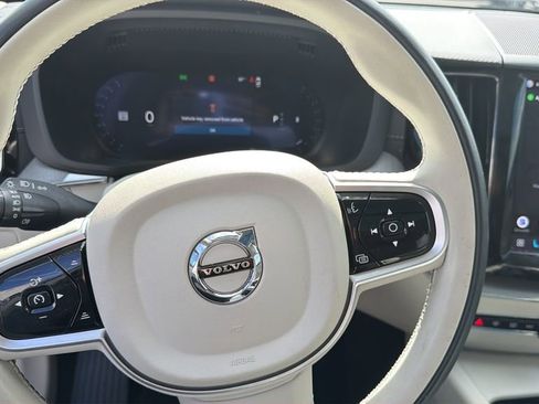 Used 2018 Volvo XC60 T5 Momentum w/ Convenience Package AWD/4WD image 9