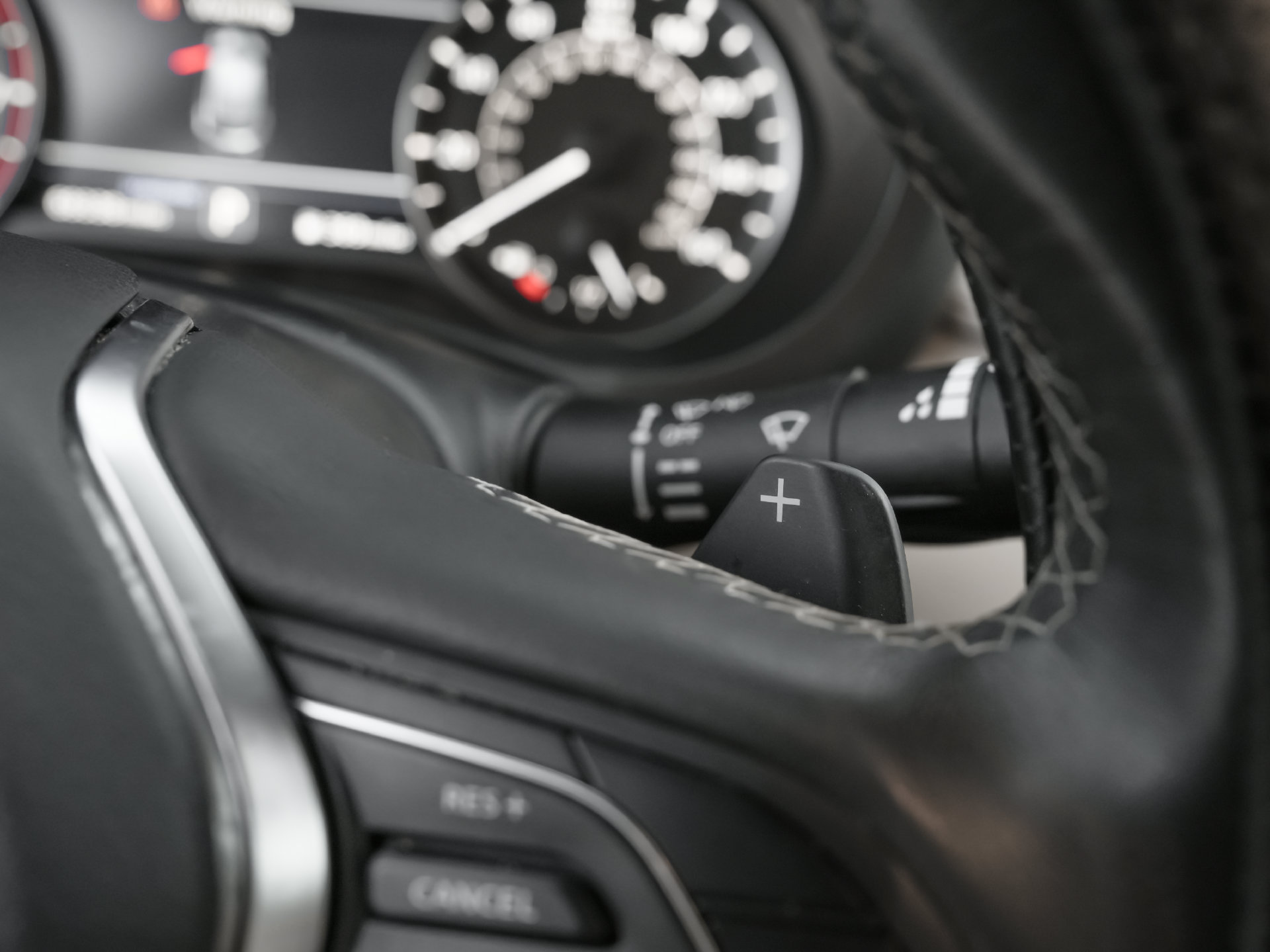 Used 2020 INFINITI QX50 Luxe w/ Navigation Package FWD image 16