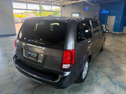 Used 2016 Dodge Grand Caravan SE w/ Quick Order Package 29E SE FWD image 6