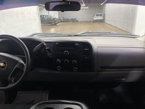 Used 2011 Chevrolet Silverado 1500 W/T image 22