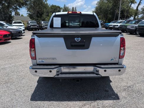 Used 2017 Nissan Frontier SV w/ SV Value Truck Package RWD image 4