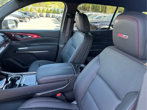 Used 2025 Chevrolet Traverse Z71 w/ Driver Confidence Package AWD/4WD image 8