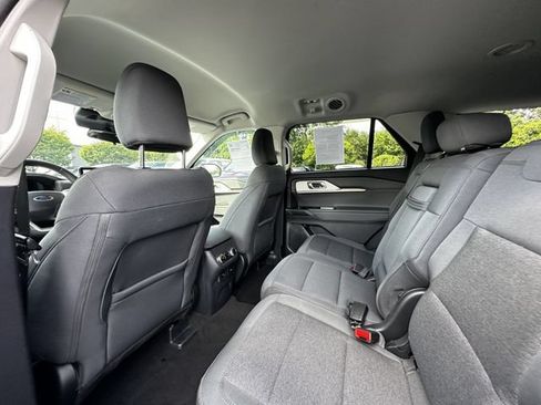 Certified 2025 Ford Explorer Active AWD/4WD image 18