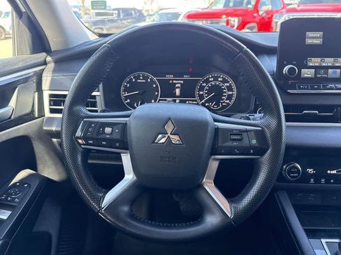 Used 2024 Mitsubishi Outlander SE image 18