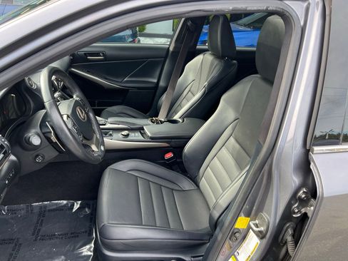 Used 2018 Lexus IS 300 F Sport RWD image 16