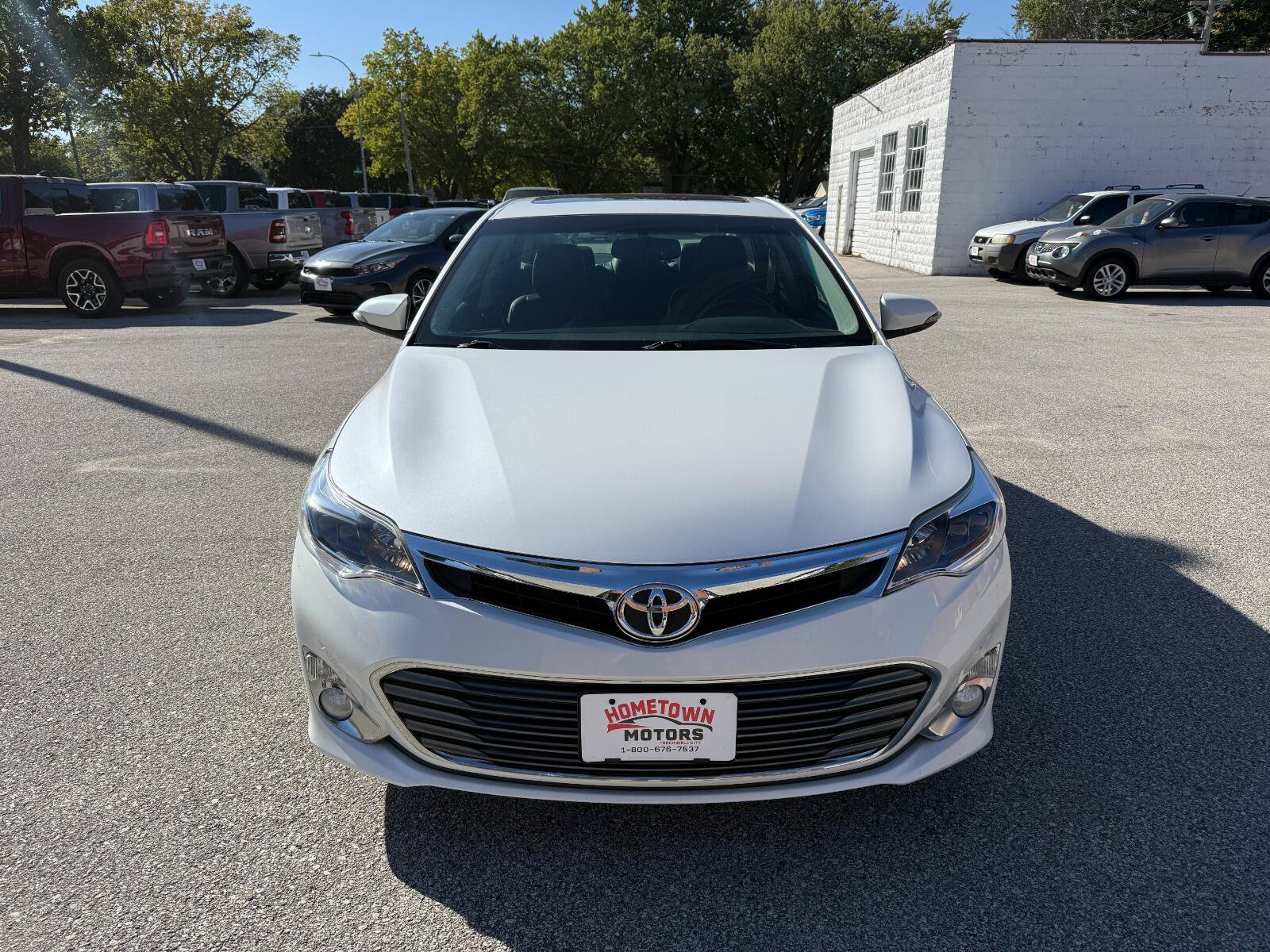 Used 2013 Toyota Avalon FWD image 2
