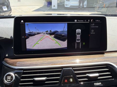 Used 2023 BMW 530e RWD image 26