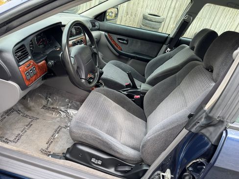 Used 2004 Subaru Outback Wagon image 22