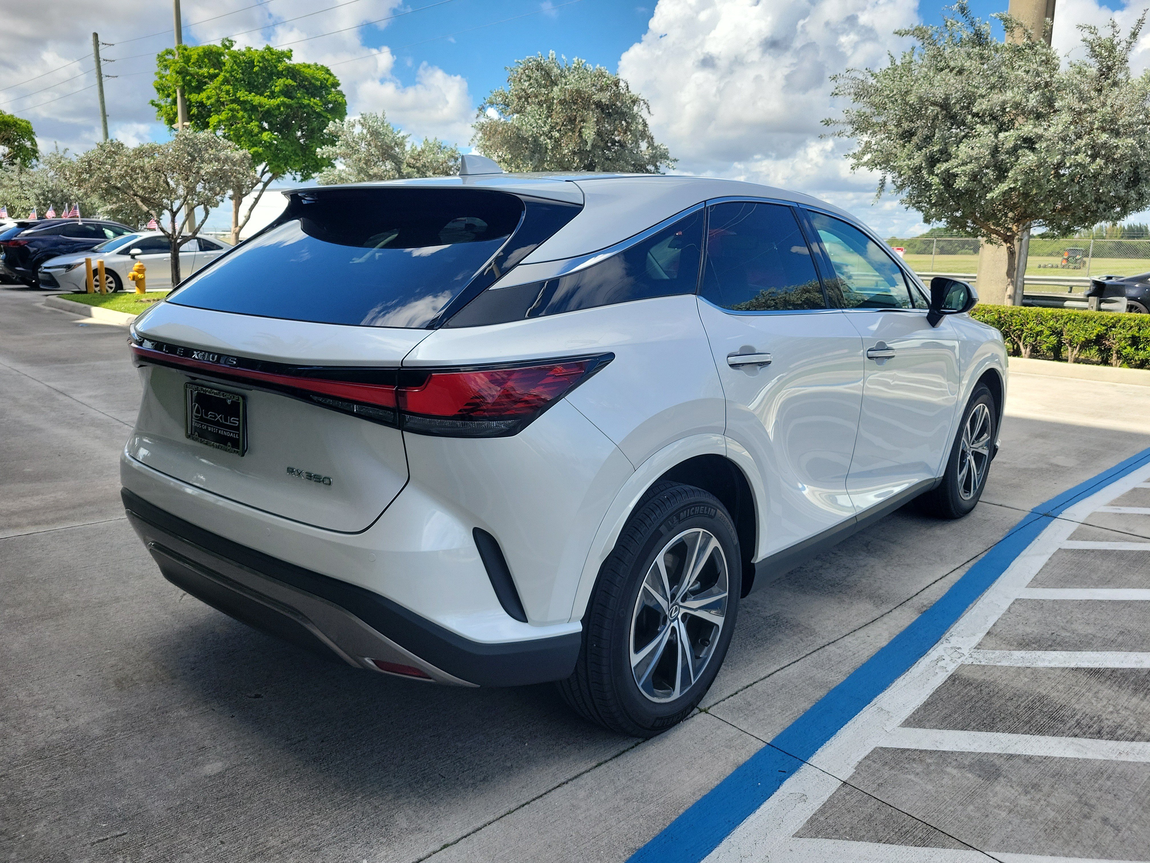 Used 2024 Lexus RX 350 FWD w/ Technology Package image 8
