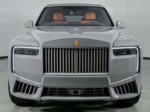 Used 2025 Rolls-Royce Cullinan image 5