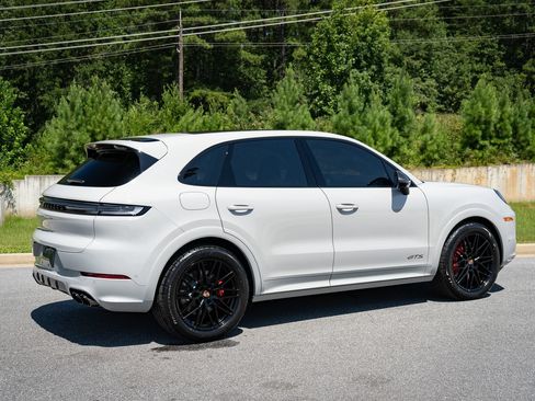 Used 2023 Porsche Cayenne GTS AWD/4WD image 25