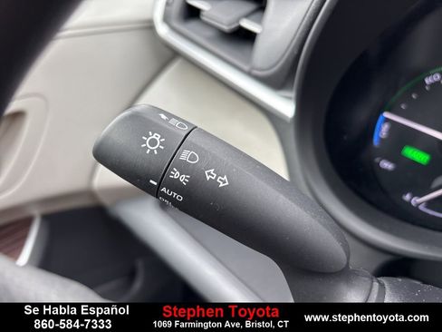 Used 2024 Toyota Sienna LE image 19