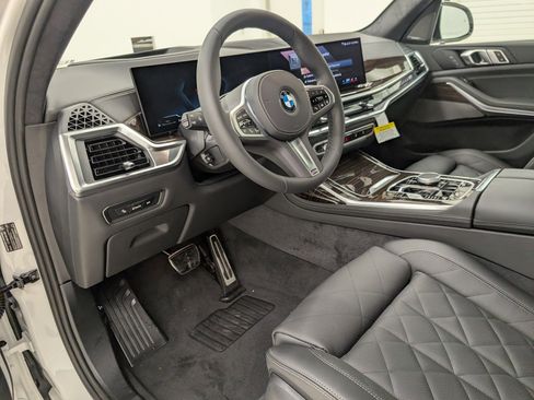 New 2026 BMW X7 xDrive40i w/ M Sport Package image 4