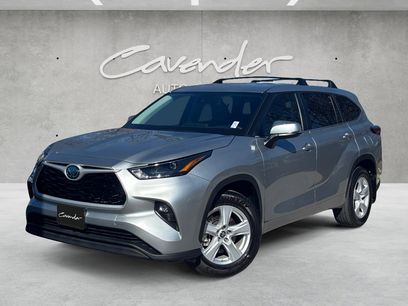 Used 2023 Toyota Highlander LE