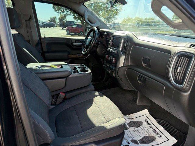 Used 2021 Chevrolet Silverado 1500 LT w/ Convenience Package II RWD image 3