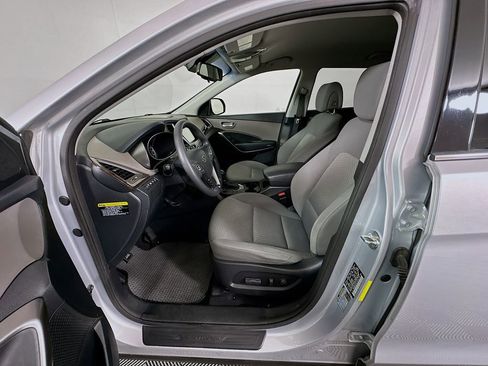 Used 2017 Hyundai Santa Fe SE image 20