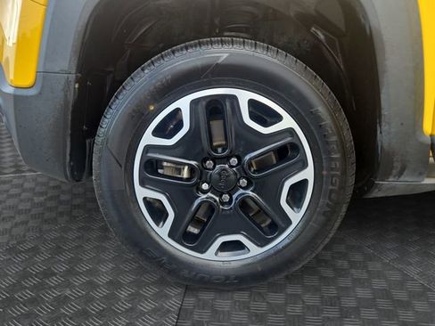 Used 2016 Jeep Renegade Trailhawk AWD/4WD image 33