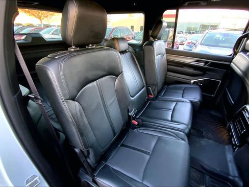 Used 2023 Jeep Wagoneer Series II image 18