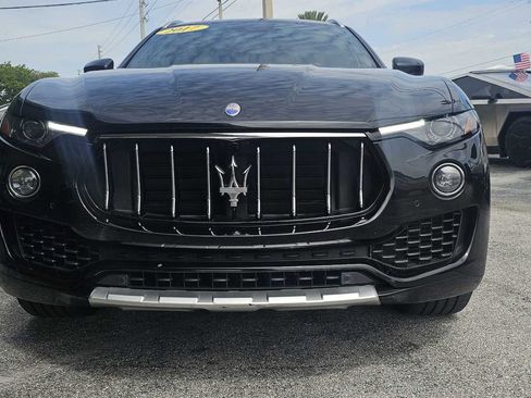 Used 2017 Maserati Levante w/ Luxury Package AWD/4WD image 35
