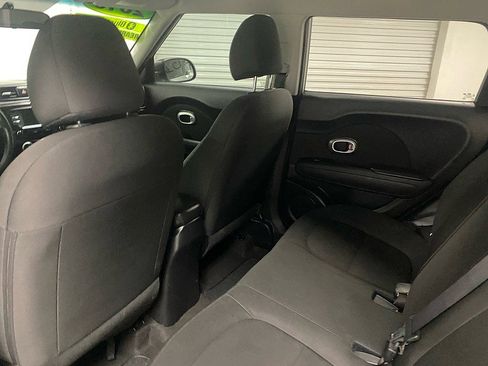 Used 2019 Kia Soul image 11