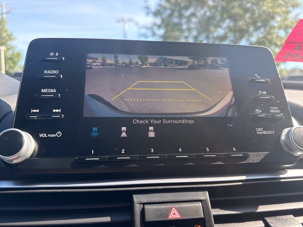 Used 2018 Honda Accord LX image 32