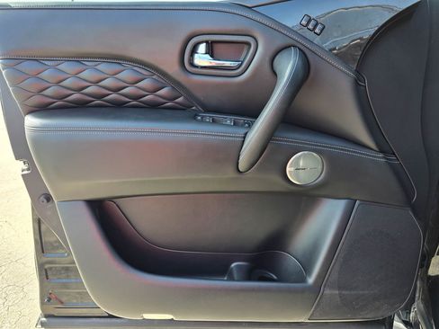 Used 2021 INFINITI QX80 Sensory w/ All-Season Package AWD/4WD image 8